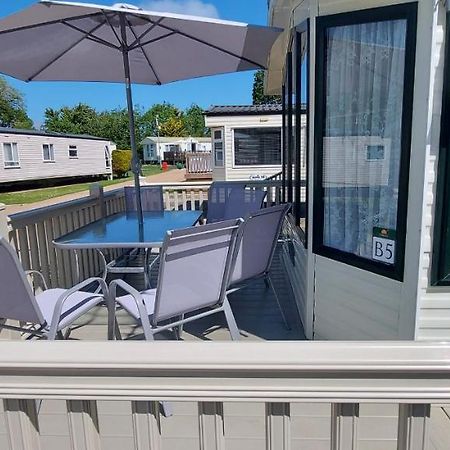 A Fashionable Caravan In A Peaceful Seaside Town Sandown Eksteriør bilde
