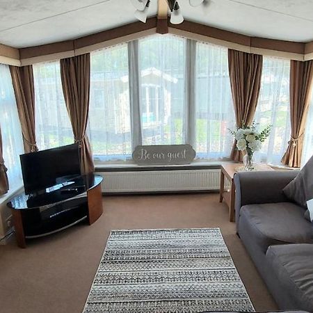 A Fashionable Caravan In A Peaceful Seaside Town Sandown Eksteriør bilde