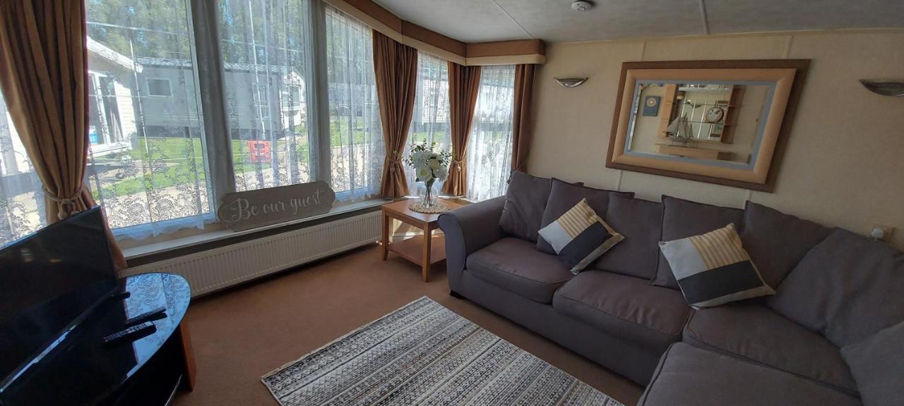 A Fashionable Caravan In A Peaceful Seaside Town Sandown Eksteriør bilde