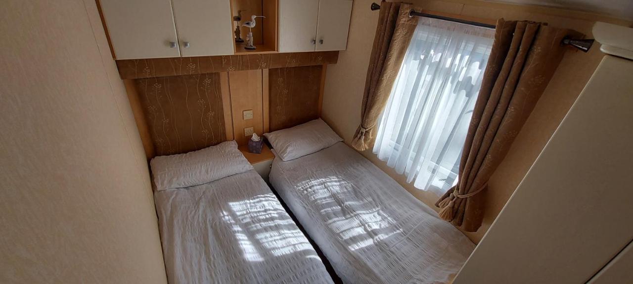 A Fashionable Caravan In A Peaceful Seaside Town Sandown Eksteriør bilde